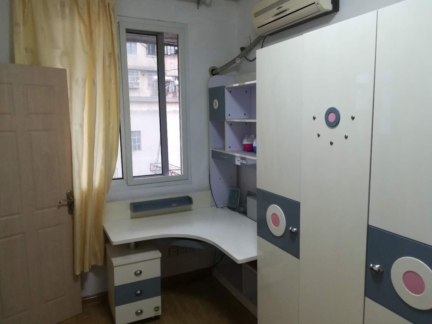 生资公司宿舍（人行路西）精装2室套房，拎包入住，35.8万